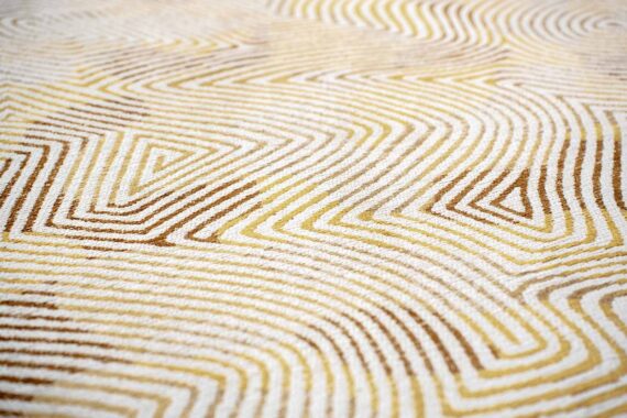 Louis De Poortere teppich Meditation Coral 9799 Yellowhippy zoom 5