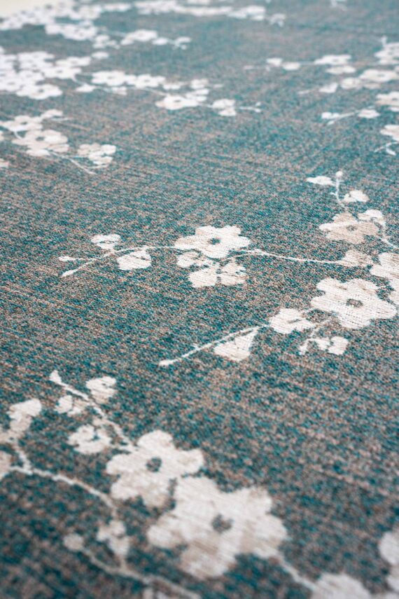 Louis De Poortere teppich Sakura 9850 Sakura Lake Blue zoom vertical